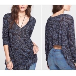 Free People Blue print top (6-138)